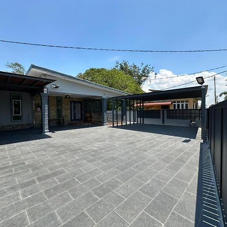 Rayyan Ashraf Homestay Kota Bharu Exteriör bild