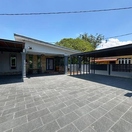 Rayyan Ashraf Homestay Kota Bharu Exteriör bild