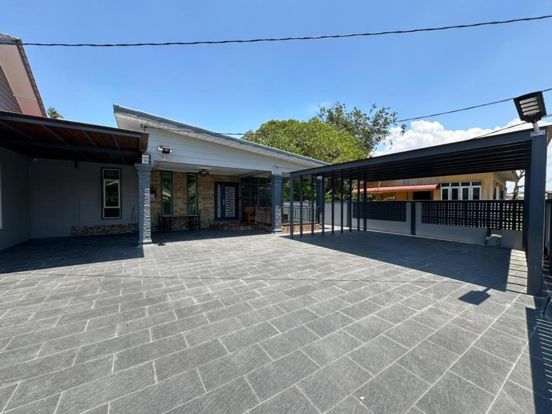 Rayyan Ashraf Homestay Kota Bharu Exteriör bild