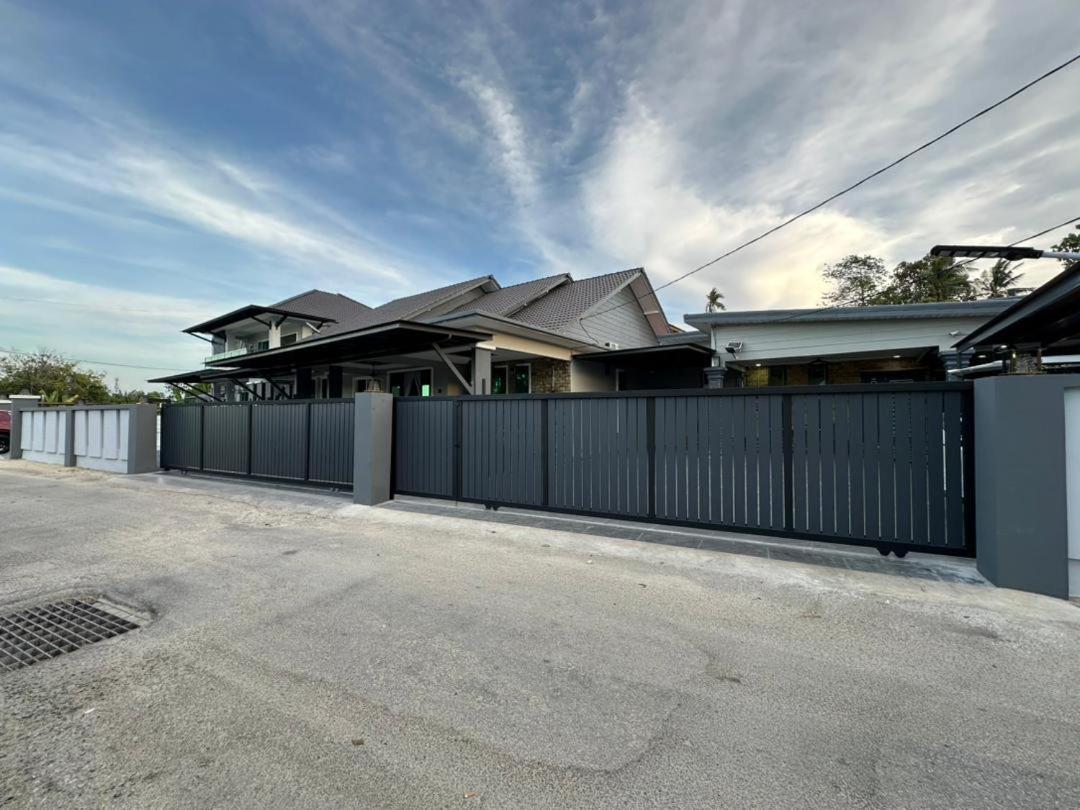 Rayyan Ashraf Homestay Kota Bharu Exteriör bild